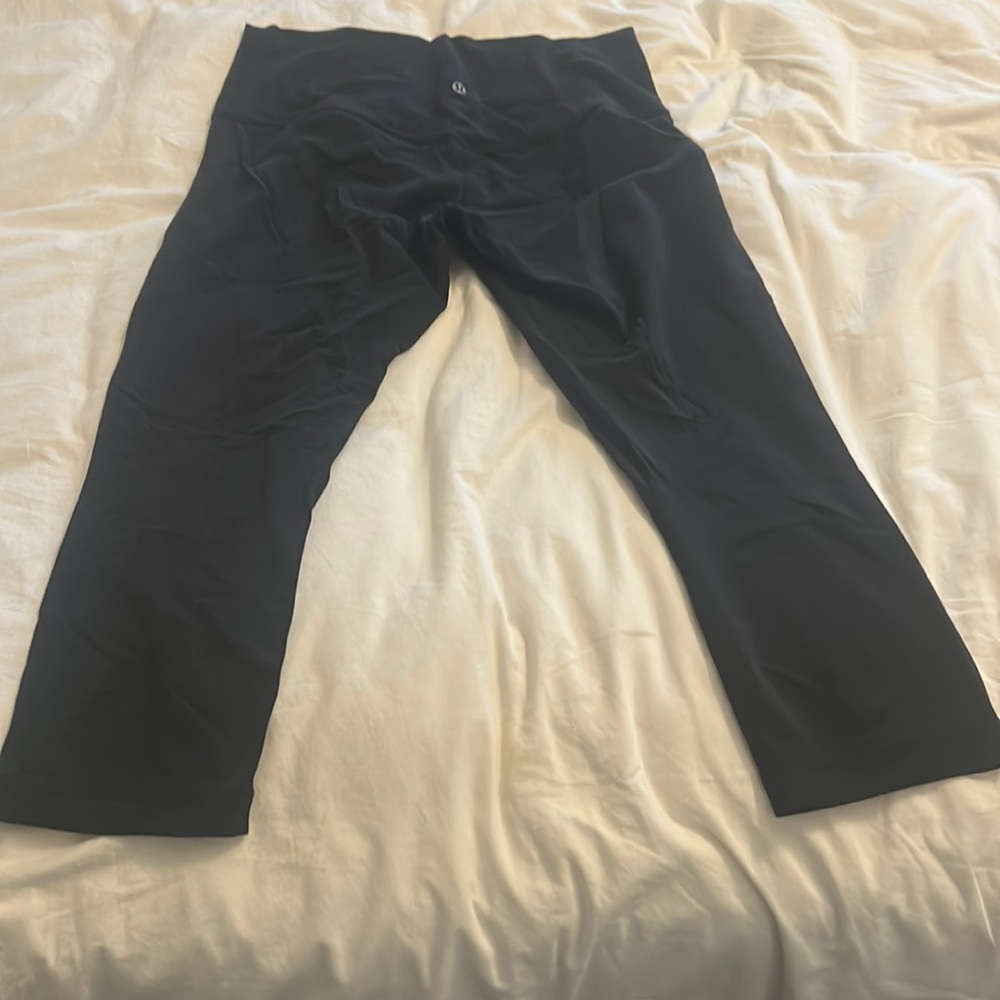 Black capri lululemon capris. No pilling